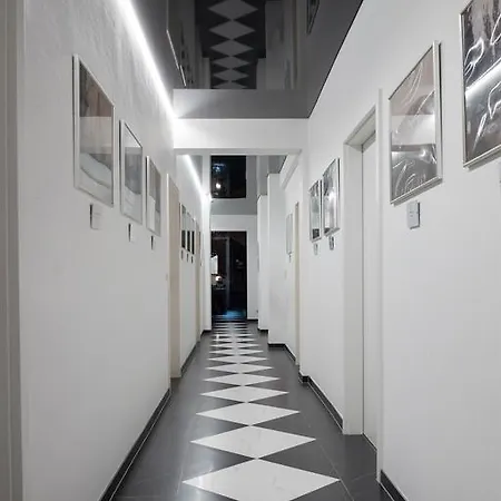 Am Palais 3*